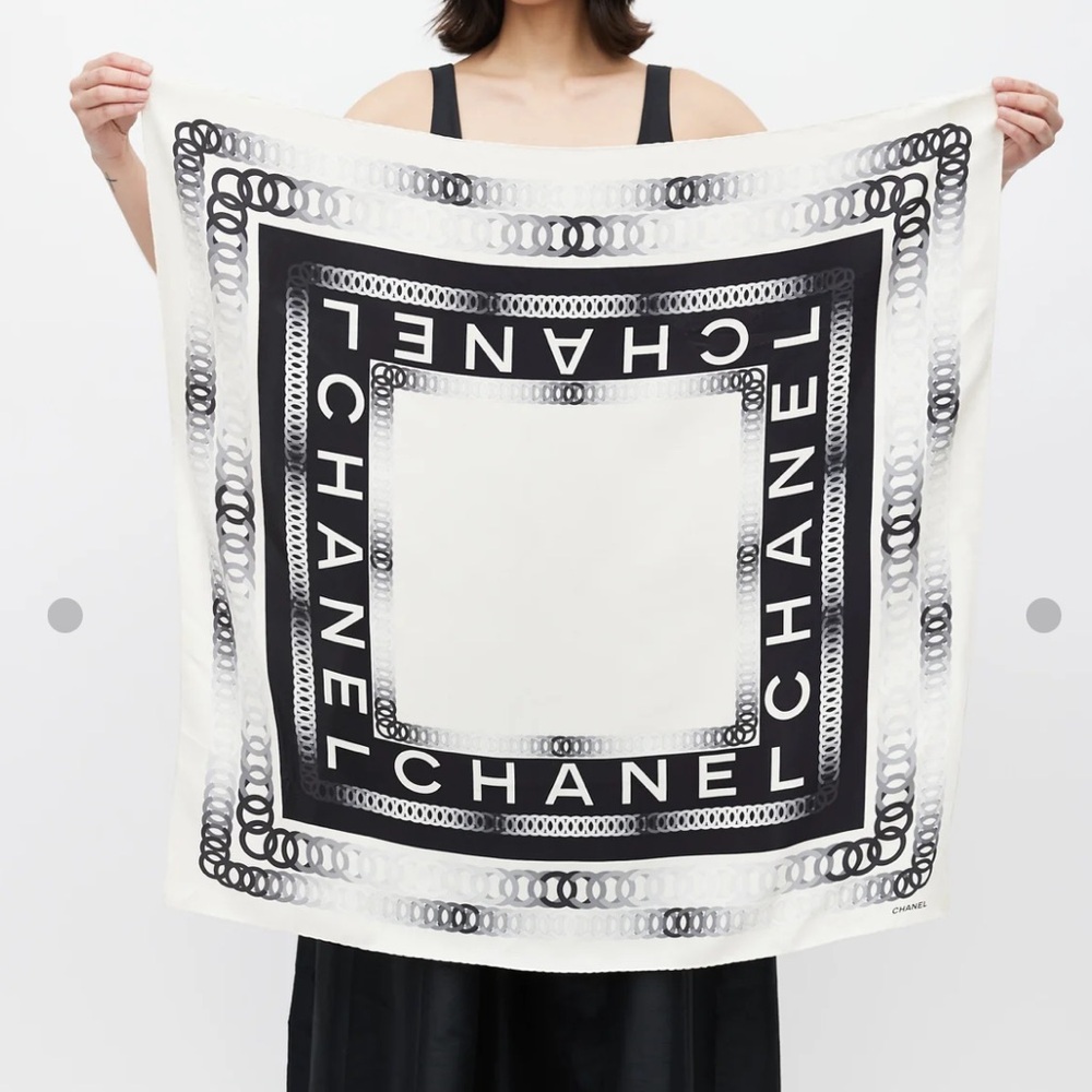 CHANEL Silk Monochrome Logo CC Chain Print Scarf -size 90